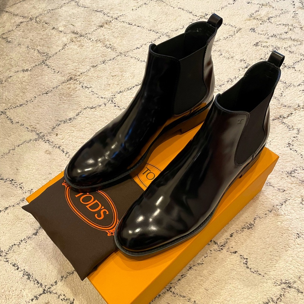 TOD’S Chelsea boots patent leather